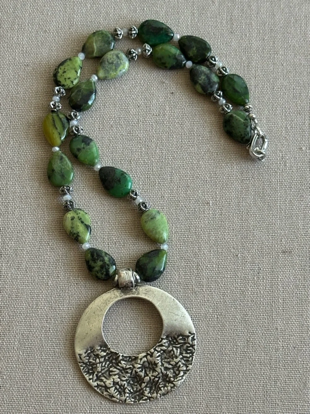 22 inch Beautiful Canadian Jade bead necklace NWOT - Picture 7 of 14